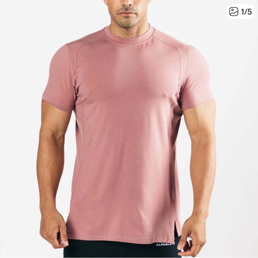 Alphalete Men's Premium Stepped Hem Shirt